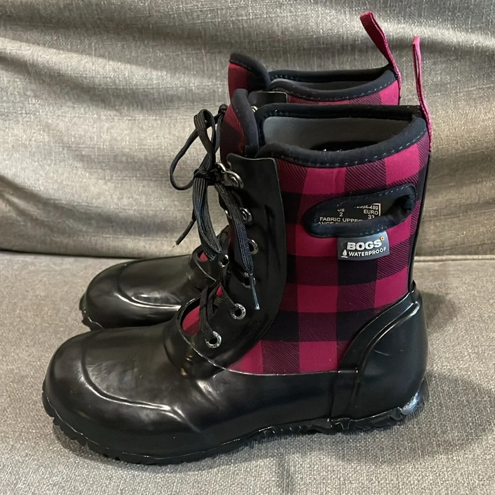 Bogs Buffalo Print Black Red Plaid Sydney Lace Winter Boots